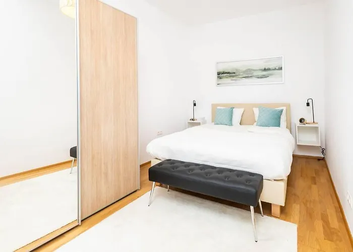Appartement Orestaliving - Danube Canal View *